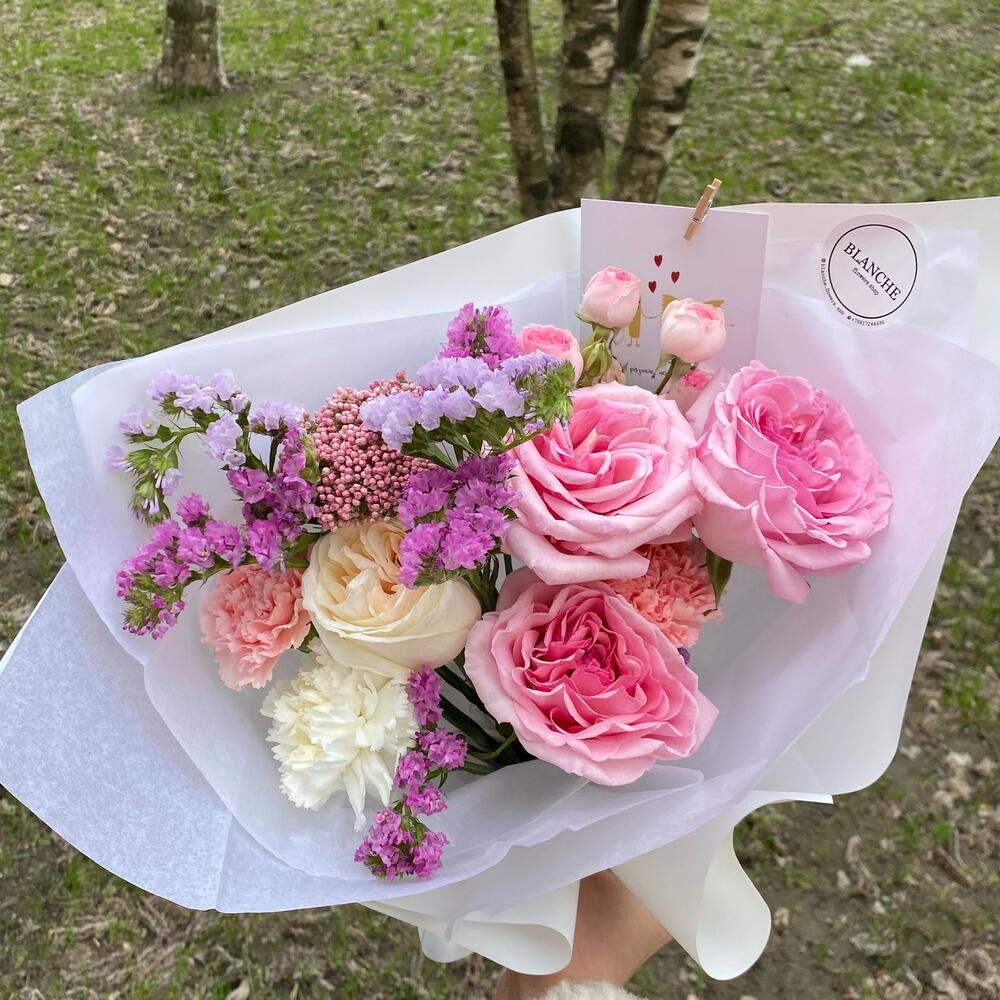 Шикарный букет с пионовидными розами Шикарный букет с пионовидными розами