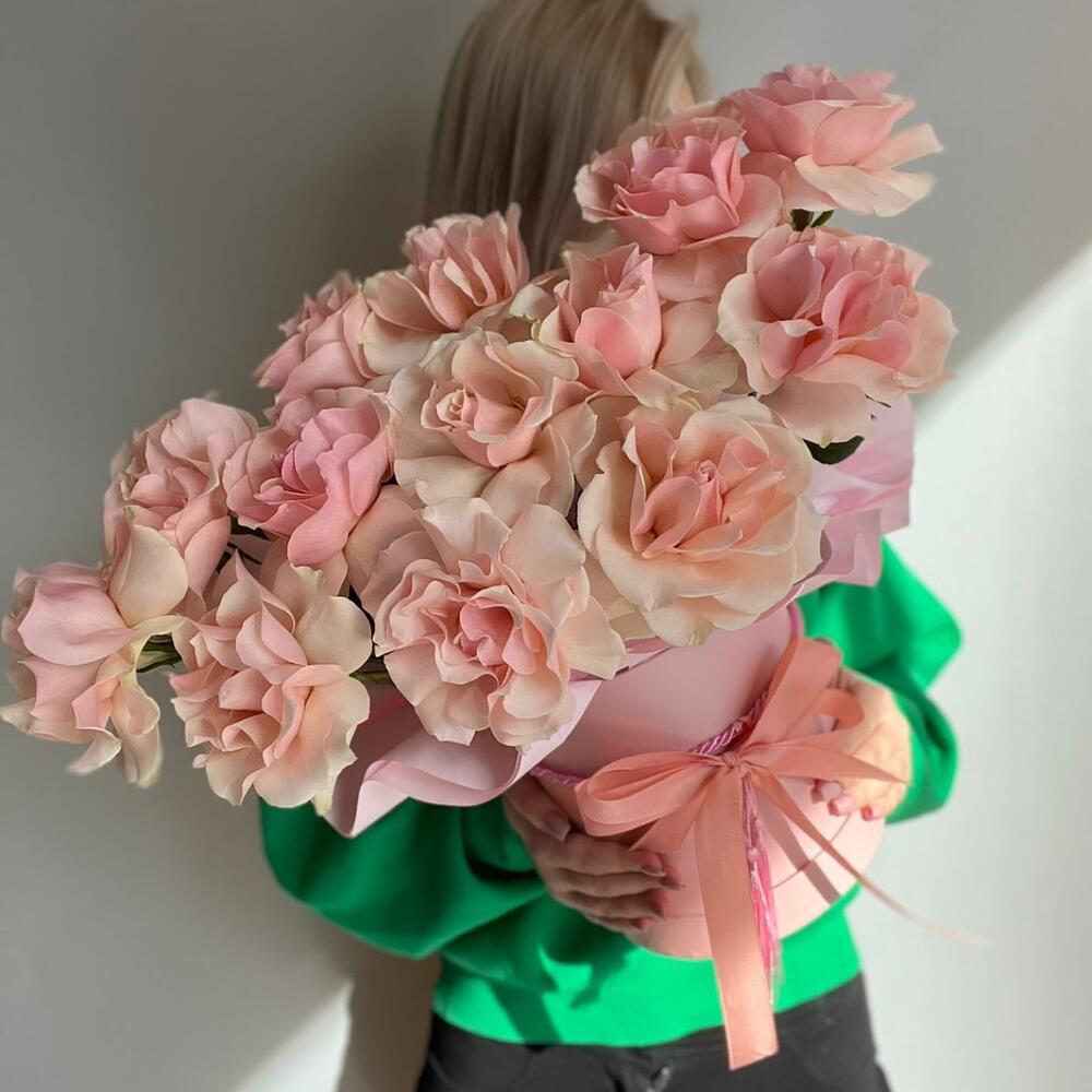 Цветы в коробке 13 штук